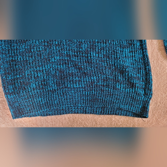 Vintage Blue Crewneck Sweater - Picture 9 of 10
